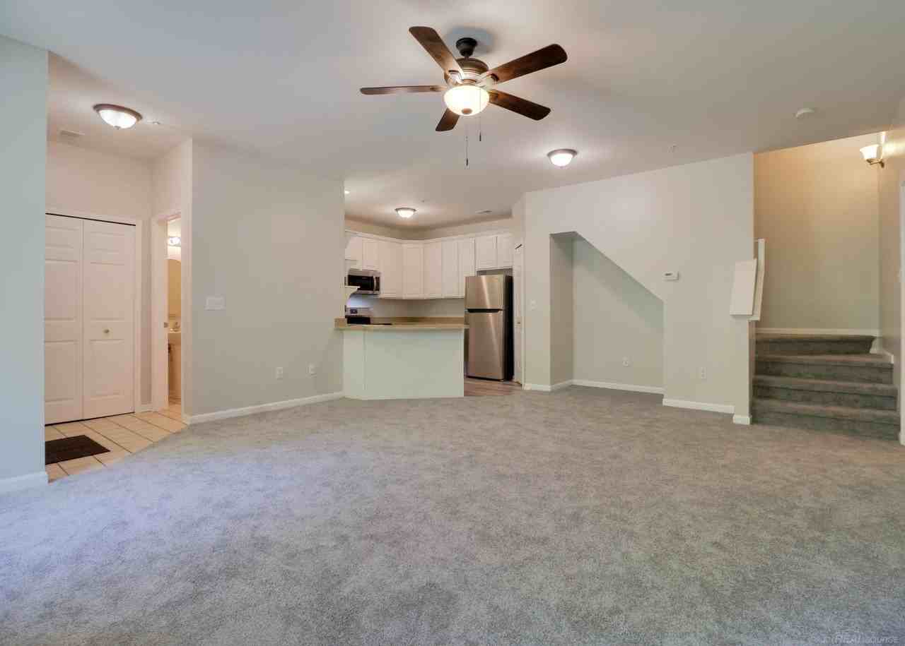 25675 Maritime Cir N - Photo 4 of 18