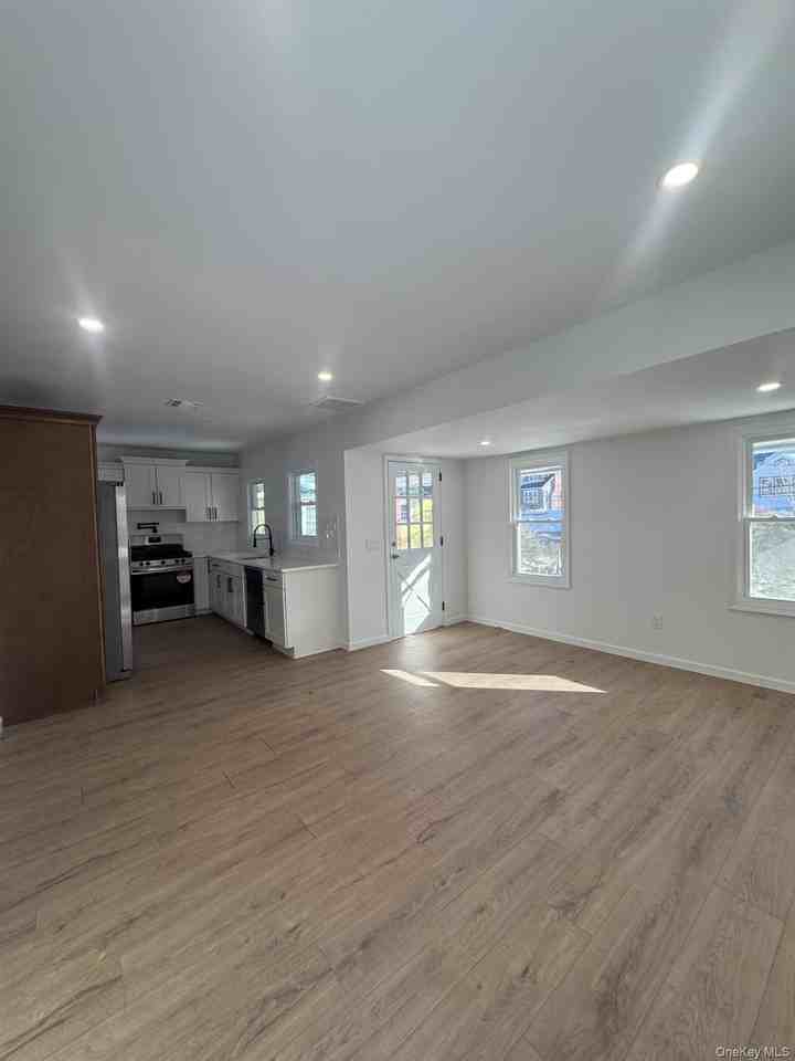 45 Abbott Dr - Photo 2 of 10