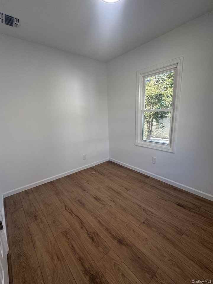 45 Abbott Dr - Photo 6 of 10