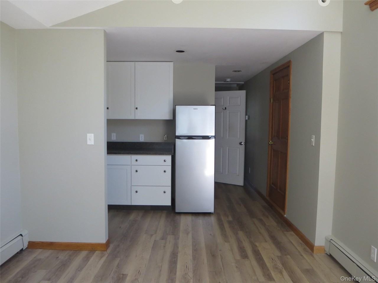 50 Grover Ln - Photo 5 of 16