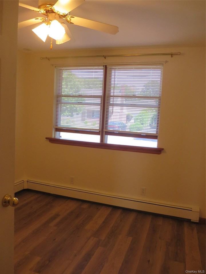 50 Grover Ln - Photo 6 of 16