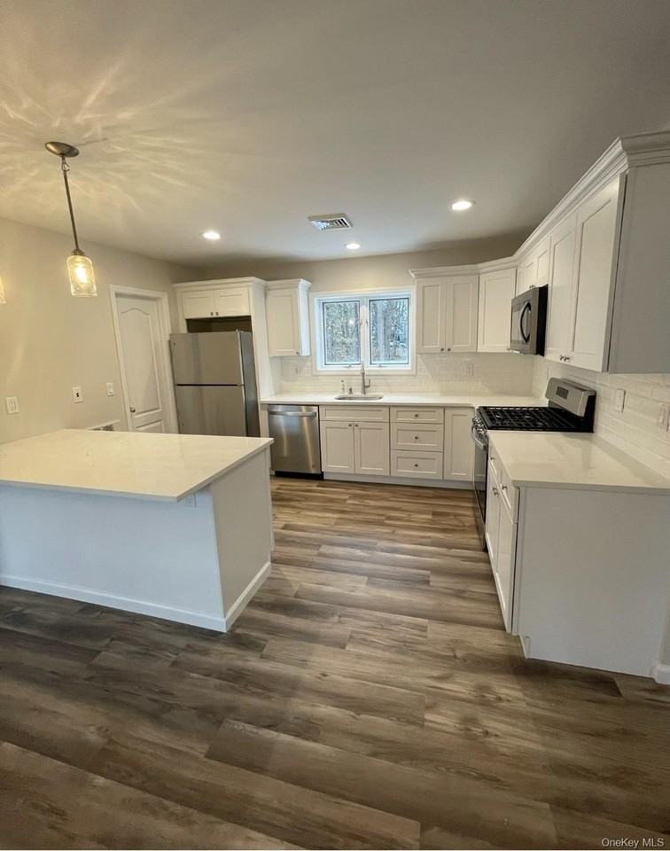 222 Main St - Photo 5 of 18