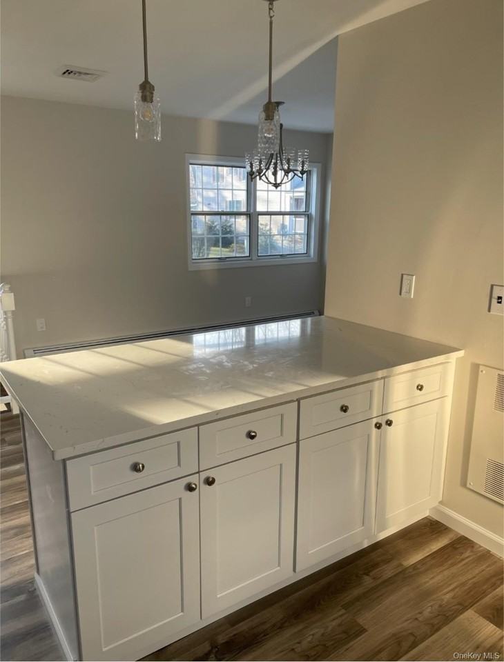 222 Main St - Photo 7 of 18