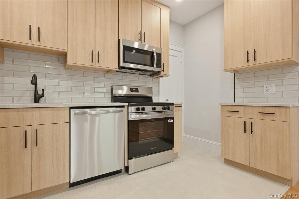 43 New Hyde Park Rd #2 - Photo 3 of 16