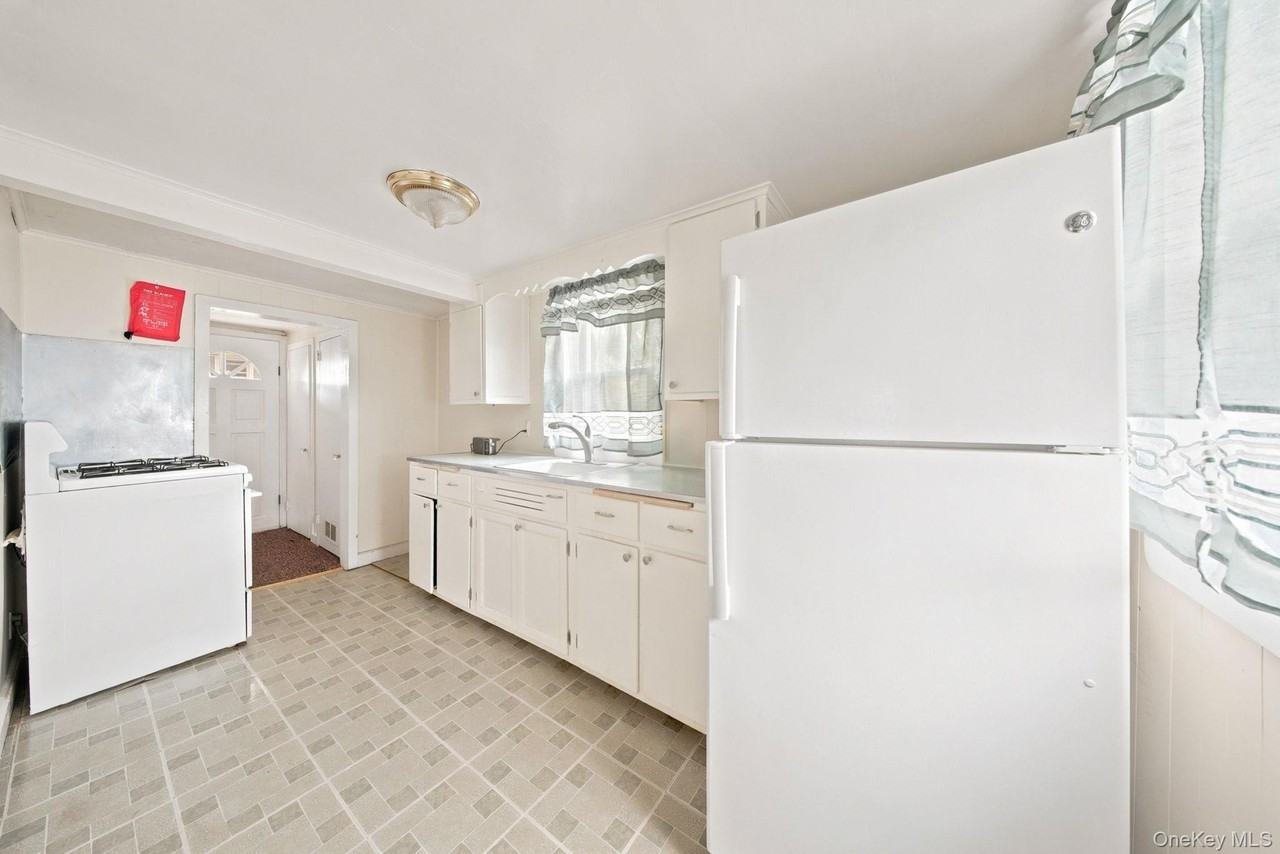 12 1/2 Schultz St #3 - Photo 6 of 18