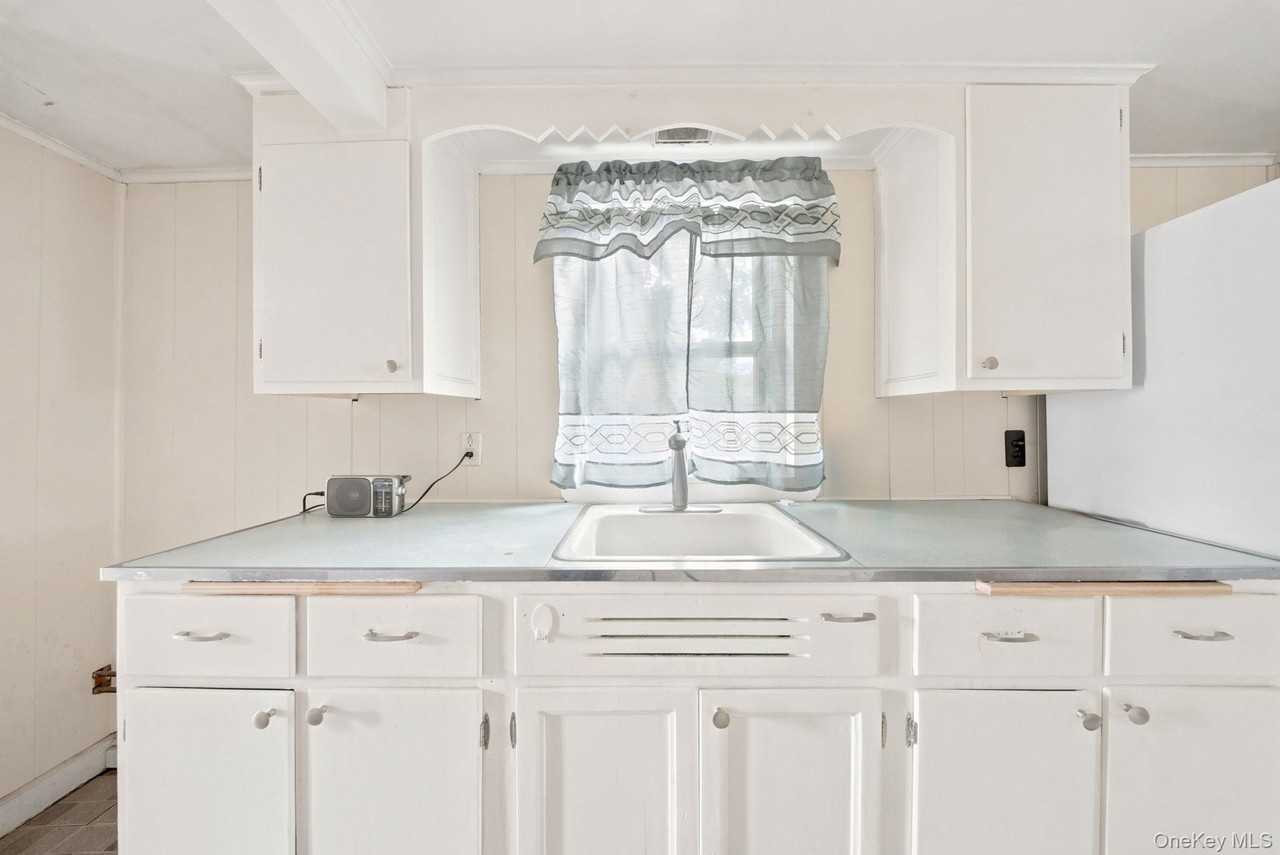 12 1/2 Schultz St #3 - Photo 7 of 18