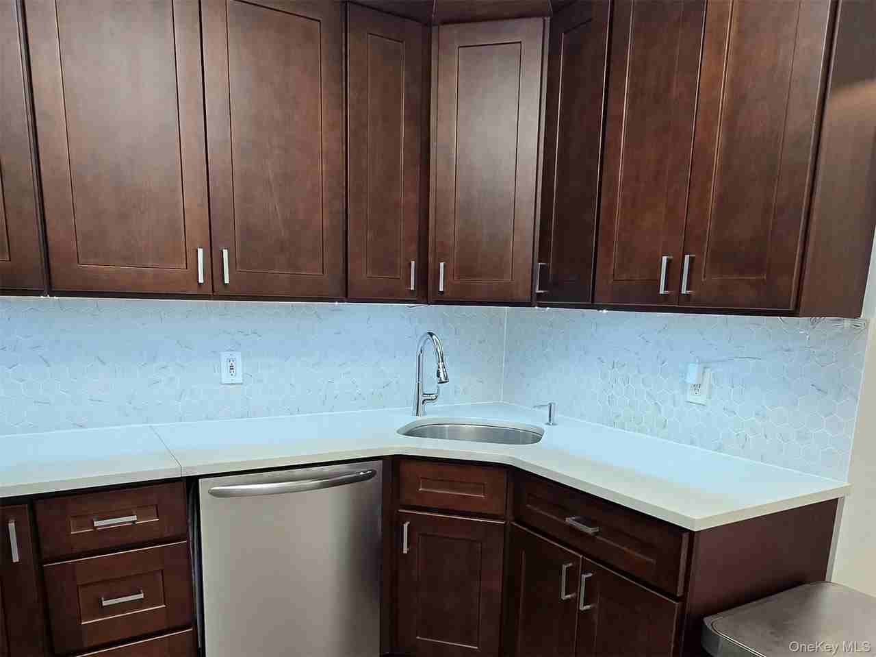 7411 85th Dr #2ndFL - Photo 6 of 20