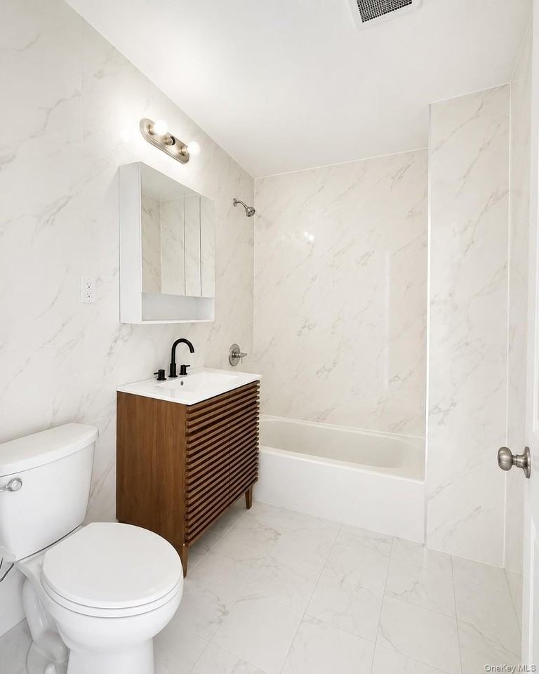 8713 Homelawn St #4 - Photo 4 of 5