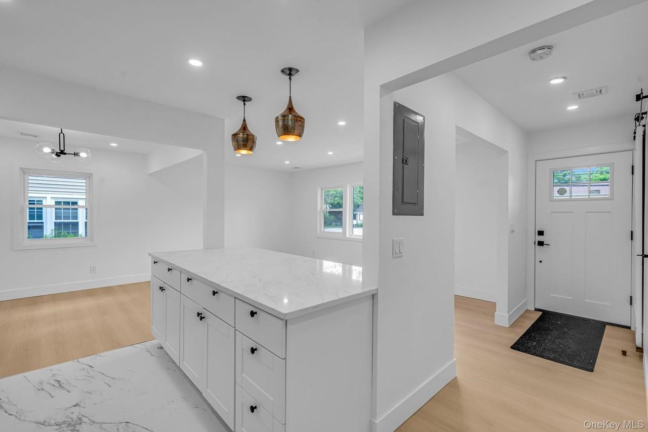 2386 New York Ave #1 - Photo 7 of 21