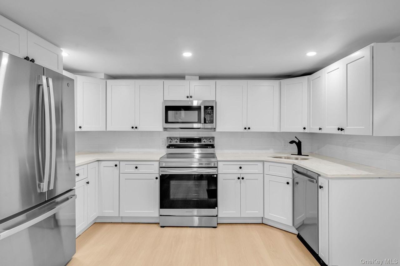 2386 New York Ave #2 - Photo 4 of 12