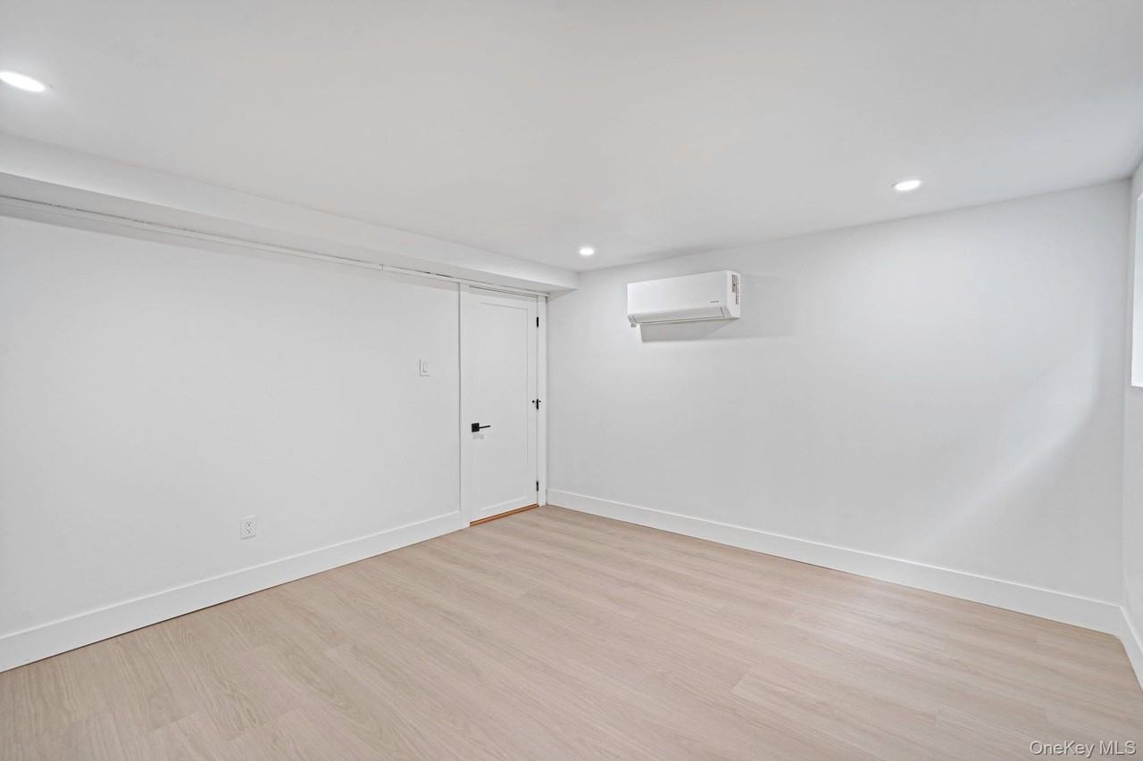 2386 New York Ave #2 - Photo 7 of 12