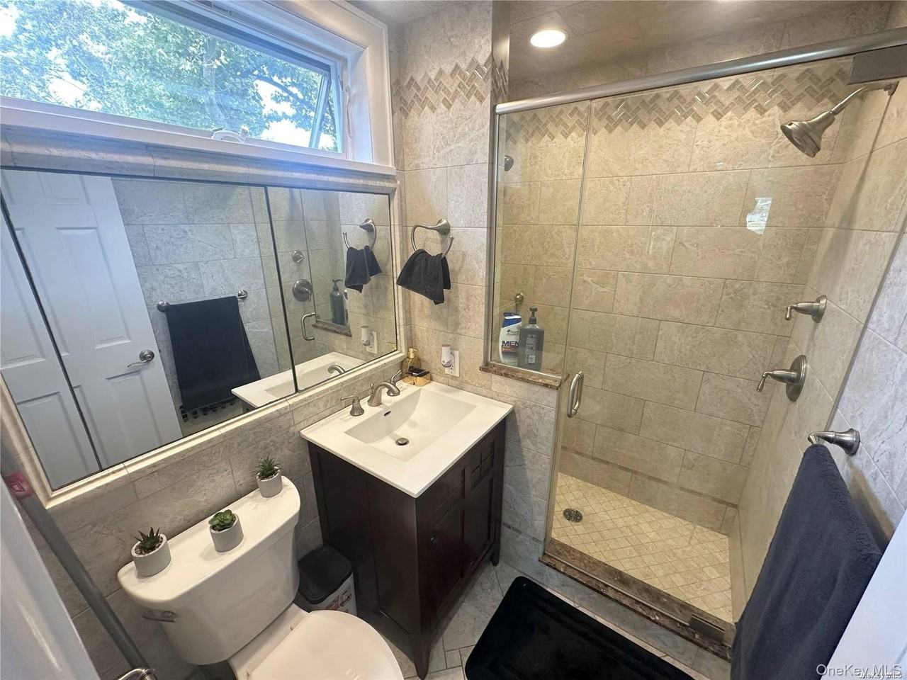 272 Lincoln Blvd - Photo 5 of 6