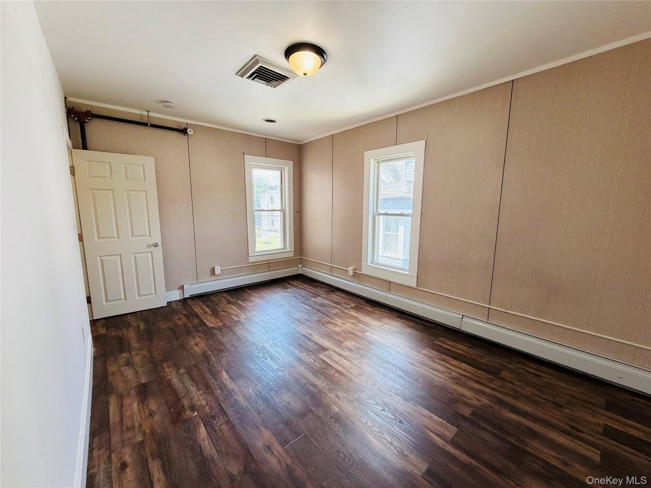 125 Wickham Ave #3B - Photo 4 of 6
