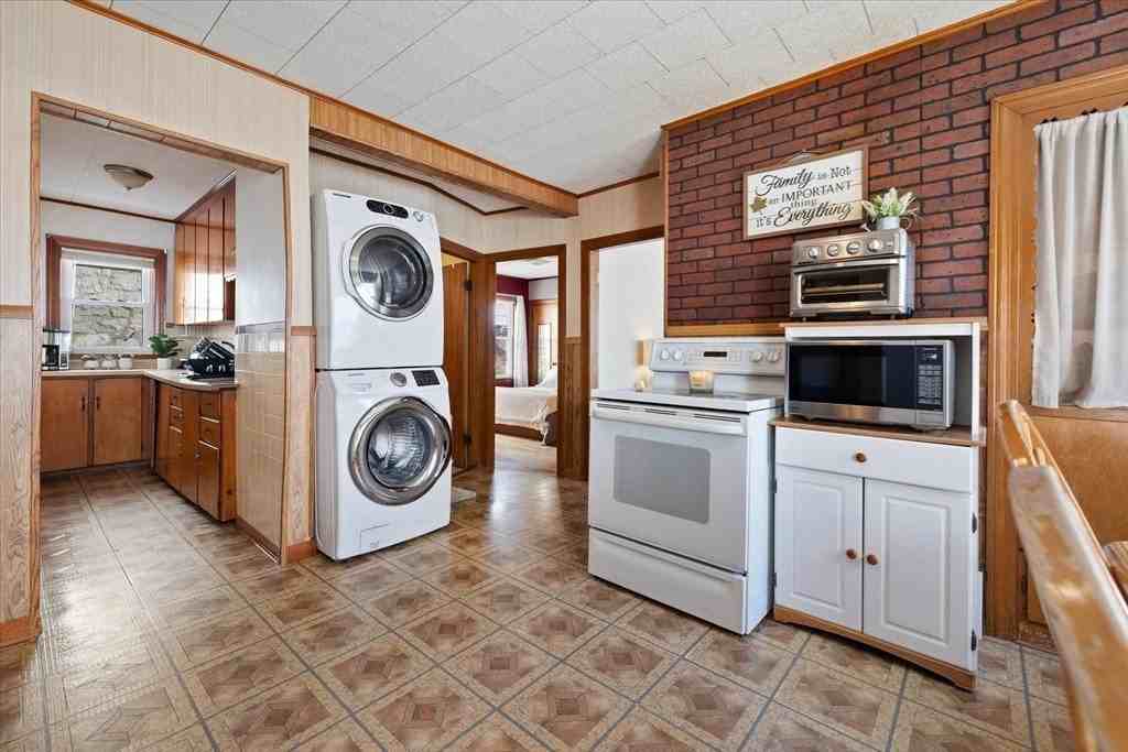 17 5th Ave #1 - Photo 3 of 32