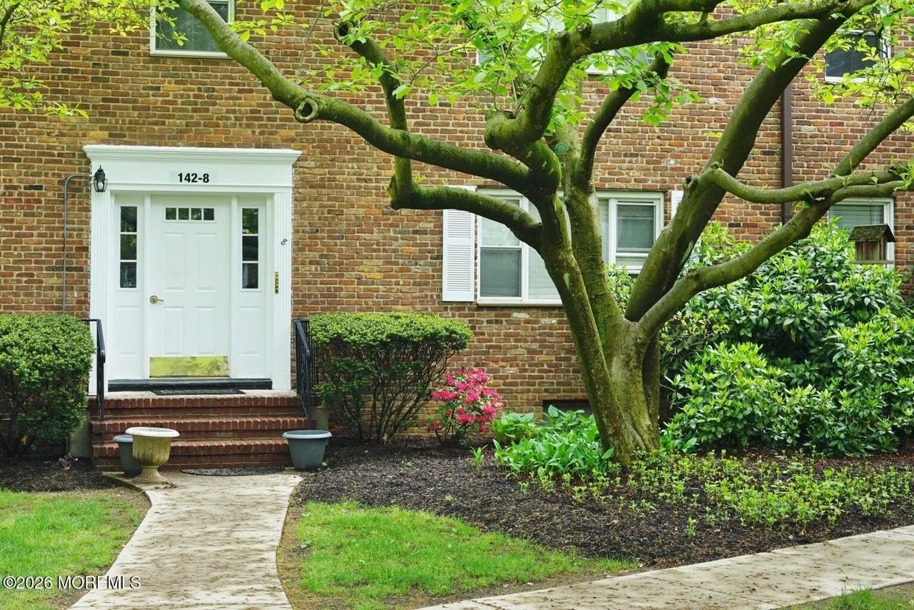 142 South St #8B