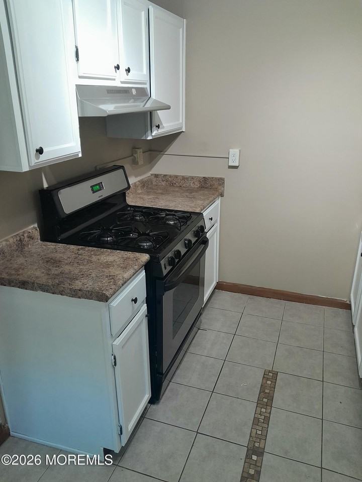 142 South St #8B - Photo 3 of 9