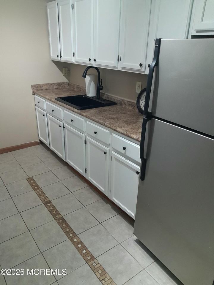 142 South St #8B - Photo 4 of 9