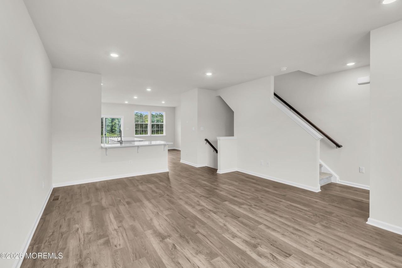 22 Forest Park Dr - Photo 7 of 43