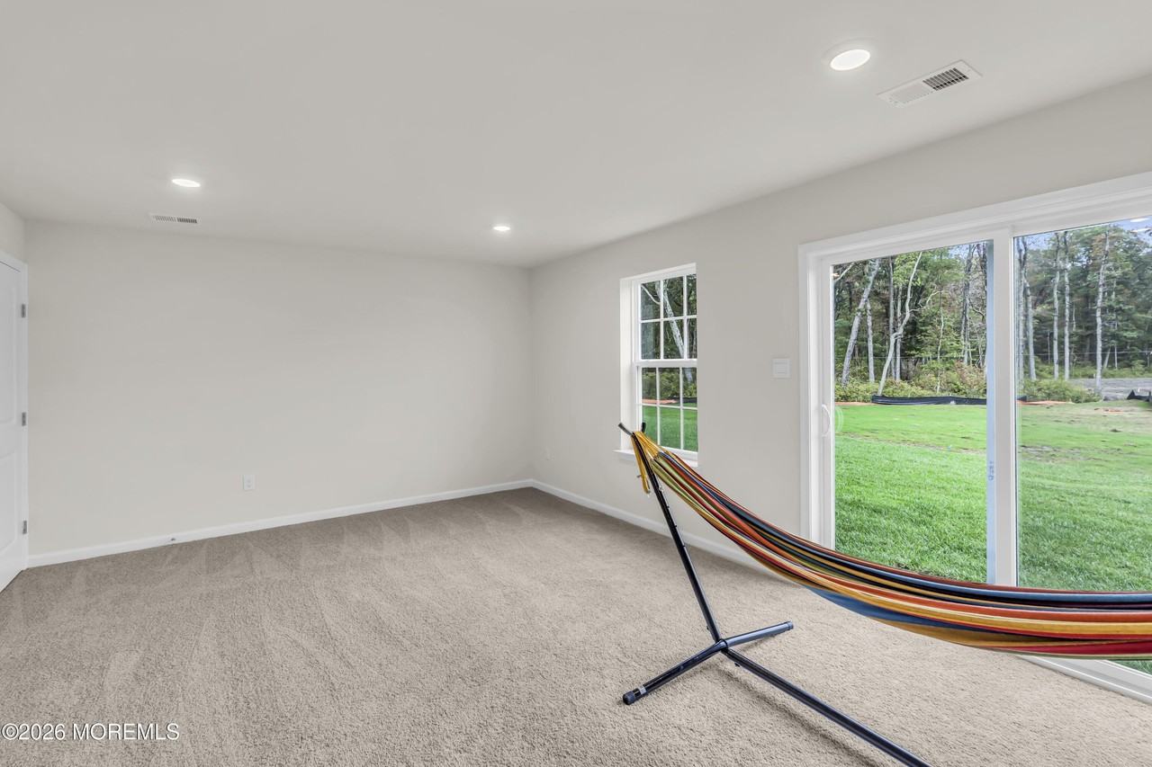 22 Forest Park Dr - Photo 5 of 43