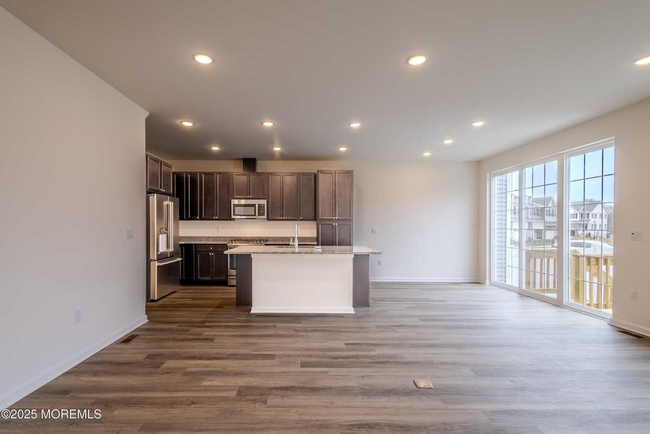 213 Harley Ln - Photo 6 of 35
