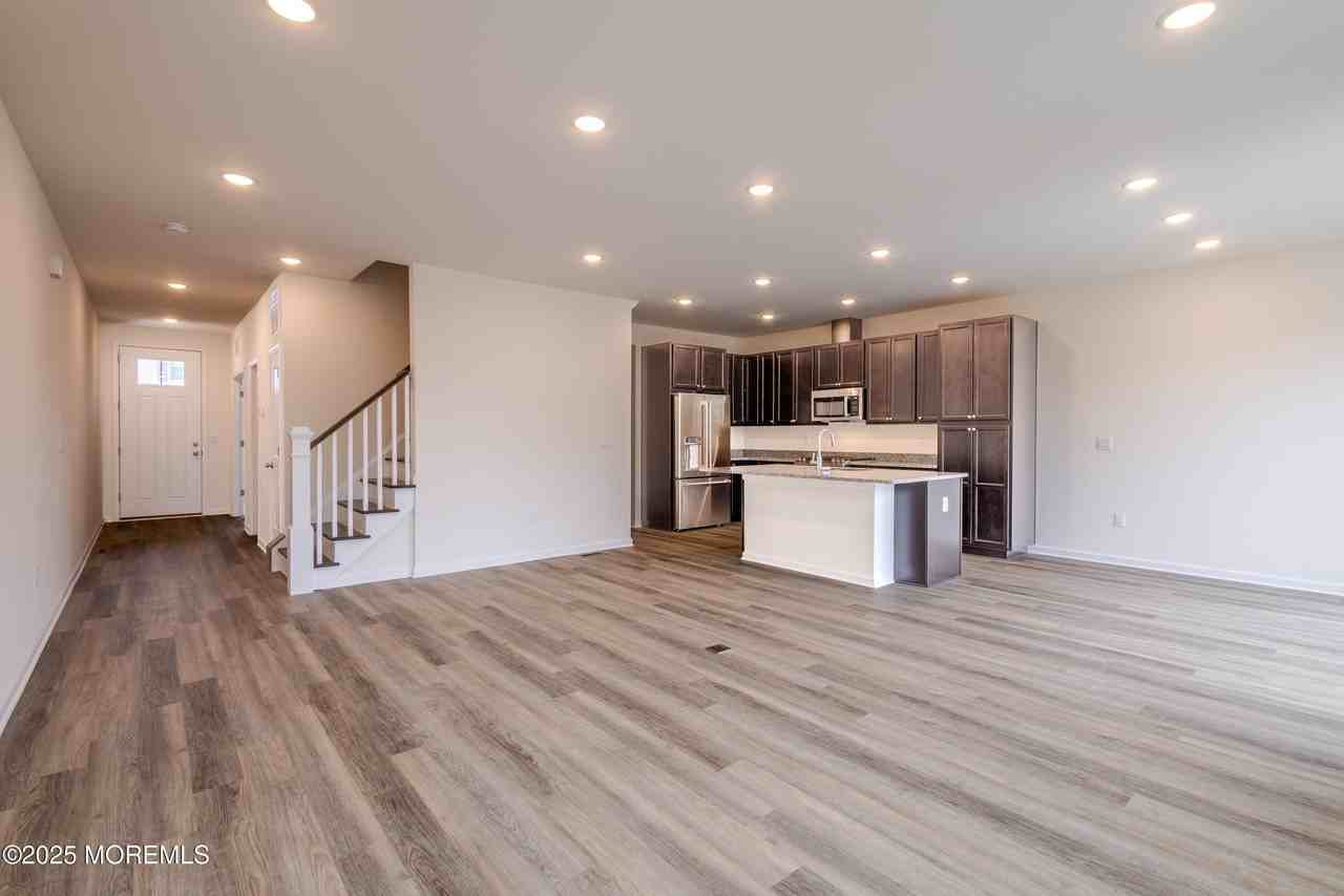 213 Harley Ln - Photo 7 of 35