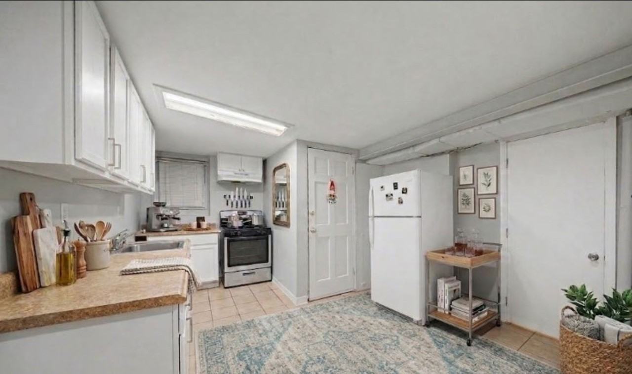 2206 N Kostner Ave #B - Photo 5 of 14
