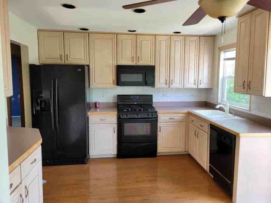 436 Fordham Pl - Photo 3 of 7