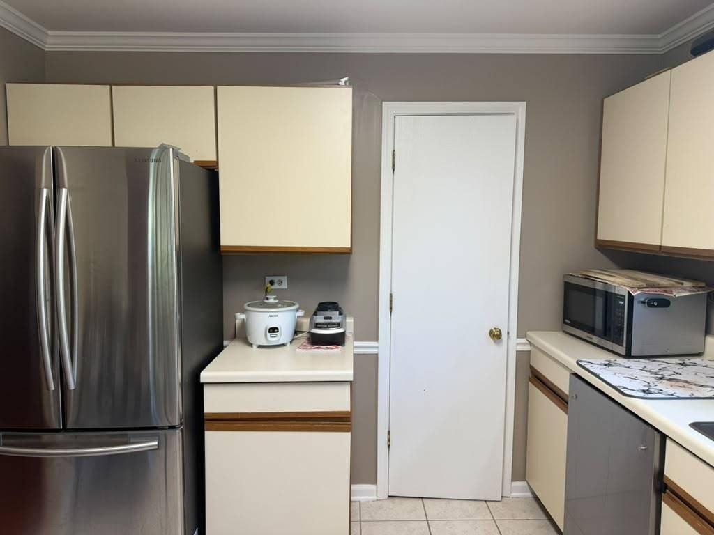 1228 Bradwell Ln #D - Photo 7 of 18