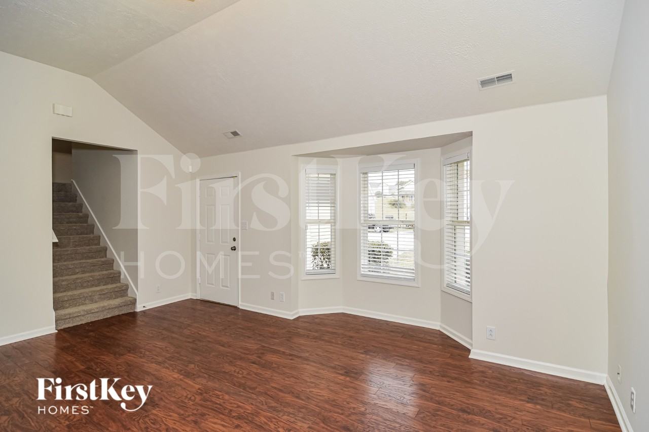1840 Twin Rivers Rd - Photo 3 of 19