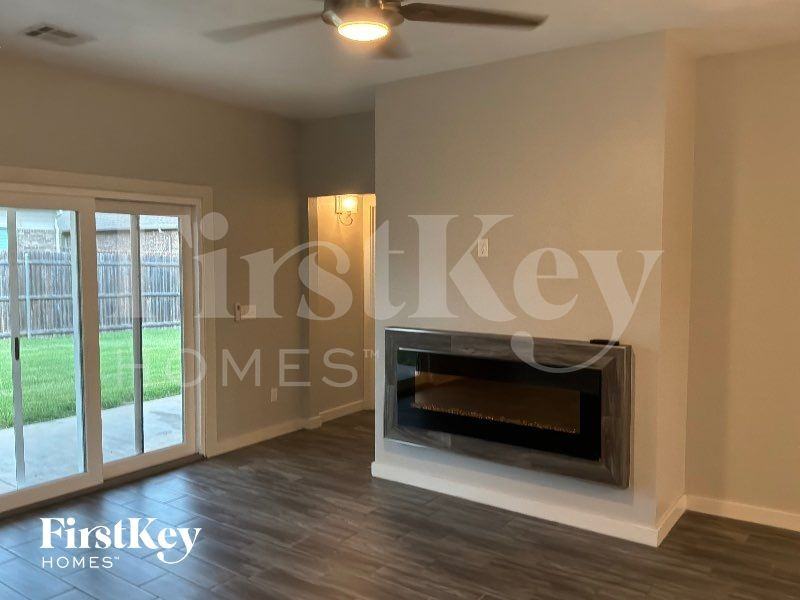517 Nw 179th St - Photo 3 of 12
