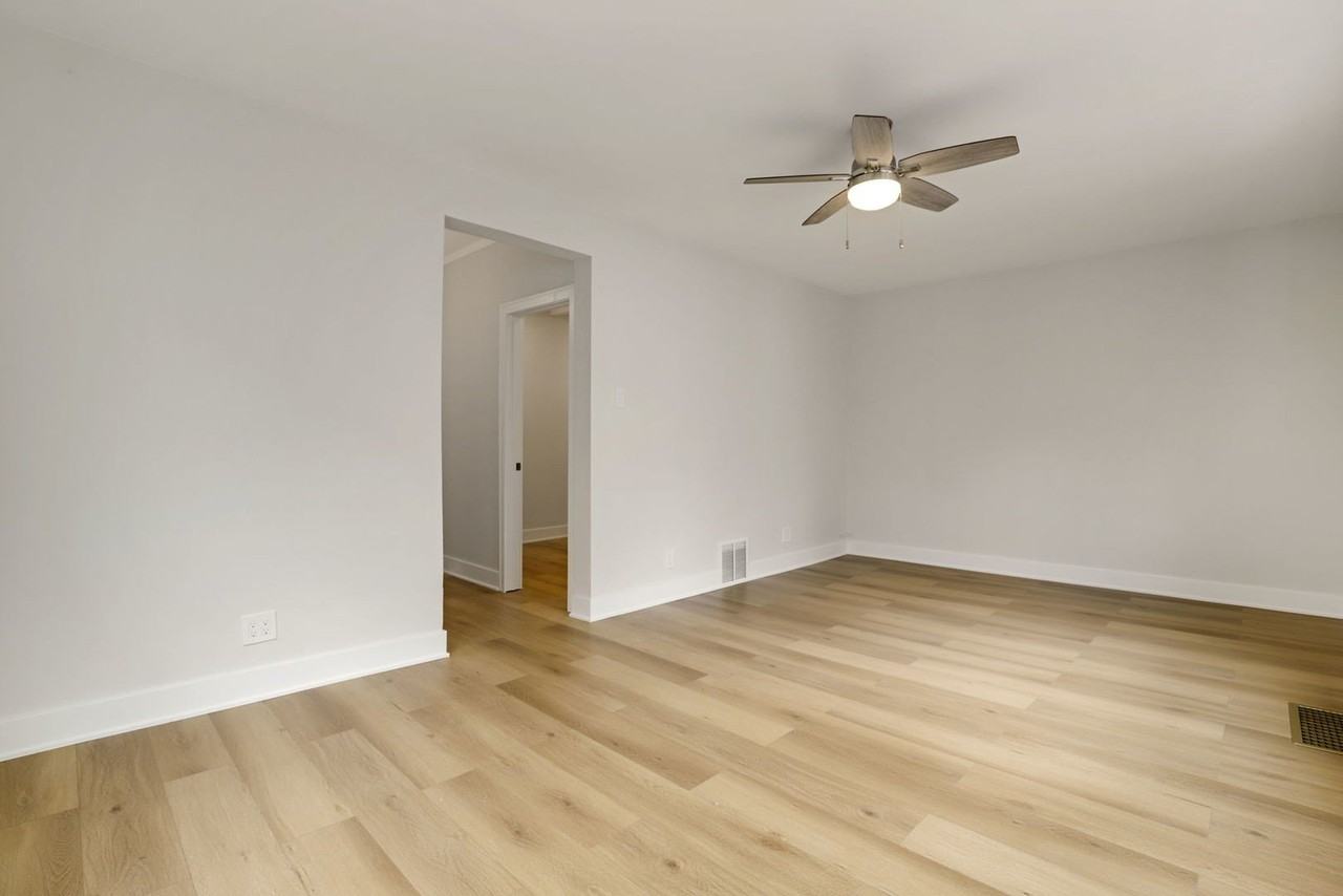 4340 N Oakley Ave #CH - Photo 4 of 27