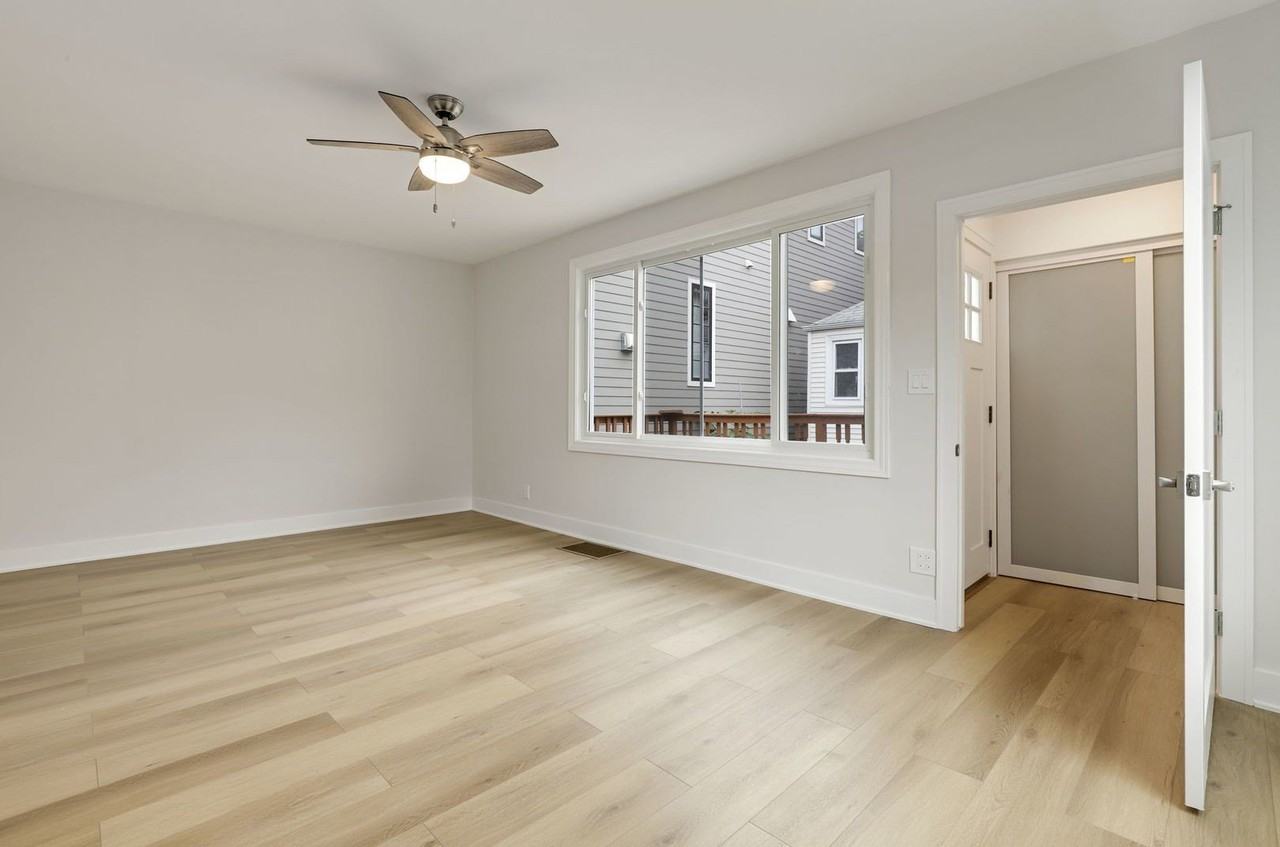 4340 N Oakley Ave #CH - Photo 5 of 27