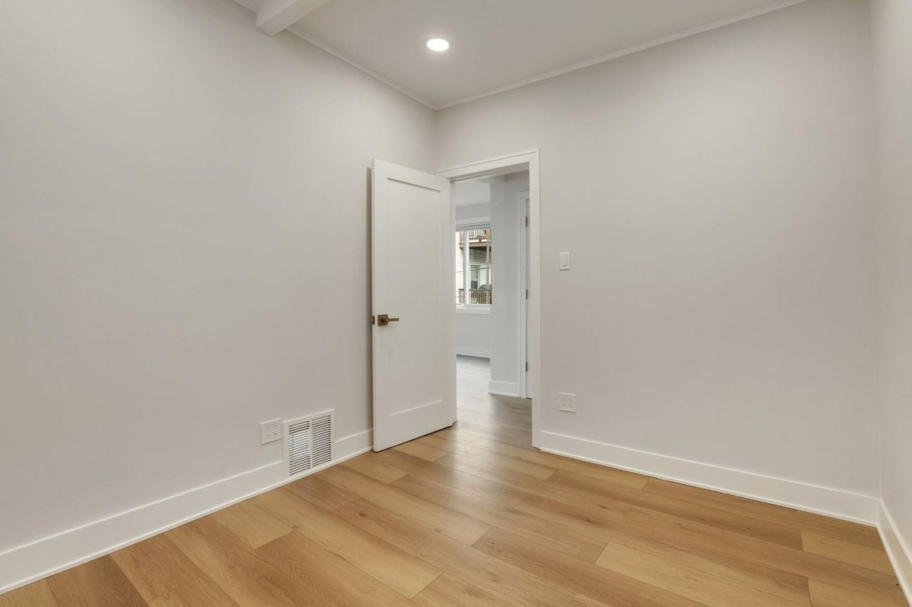 4340 N Oakley Ave #CH - Photo 7 of 27