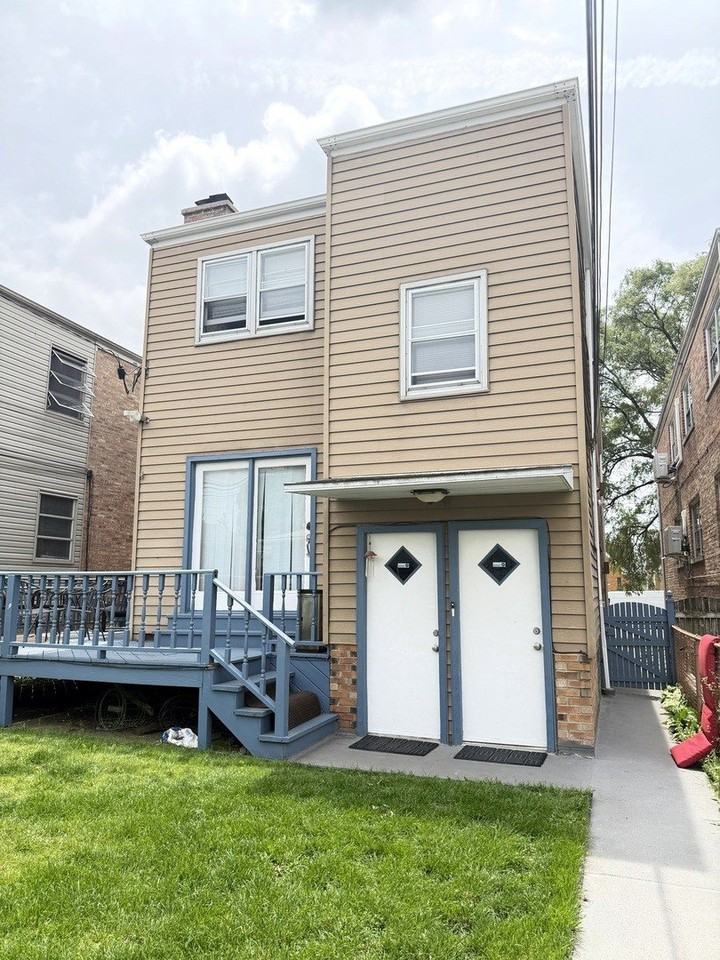 7732 W Addison St #1 - Photo 3 of 22