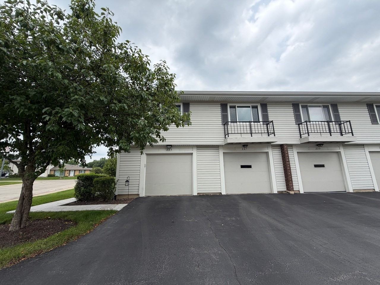 225 Kendrick Ct #225 - Photo 2 of 20