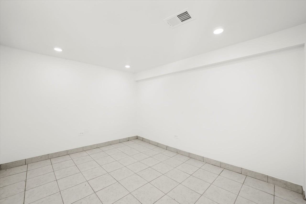 5331 W Congress Pkwy #G - Photo 5 of 9