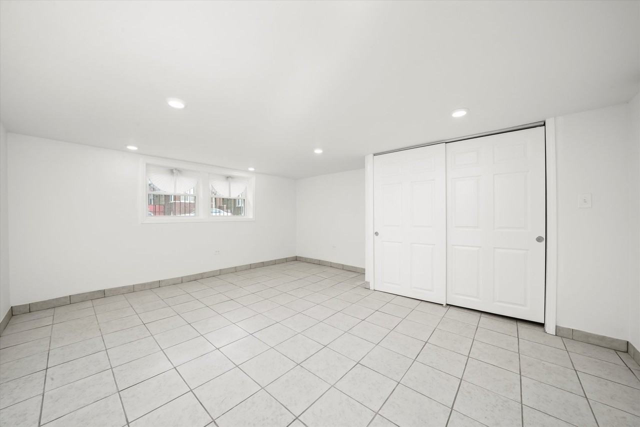 5331 W Congress Pkwy #G - Photo 6 of 9