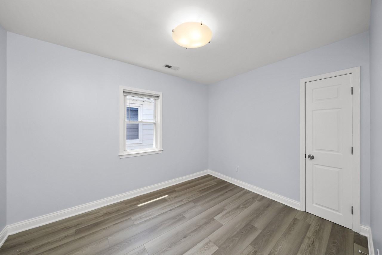 3055 N Nordica Ave #2 - Photo 4 of 11