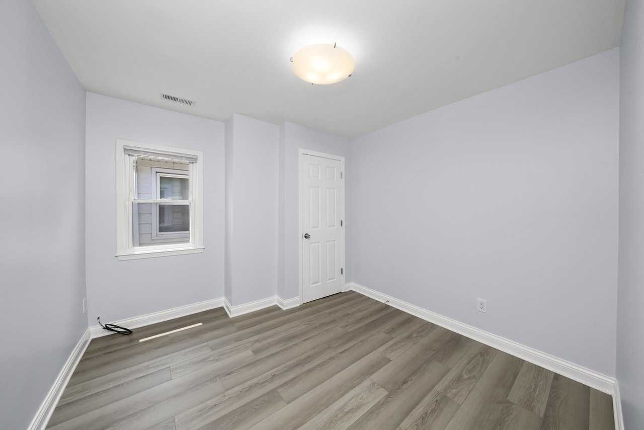 3055 N Nordica Ave #2 - Photo 5 of 11