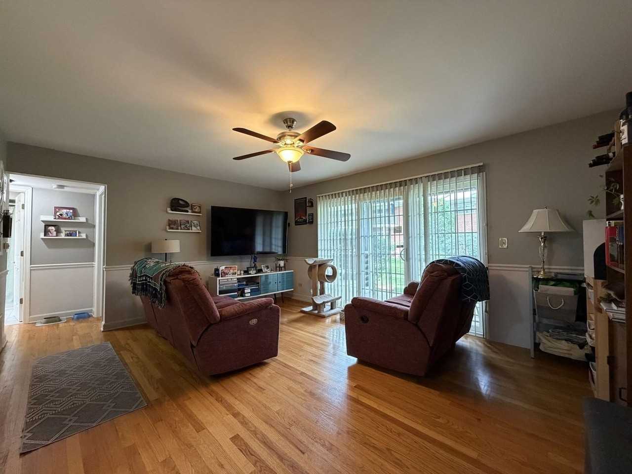 167 E Palatine Rd #I - Photo 5 of 17