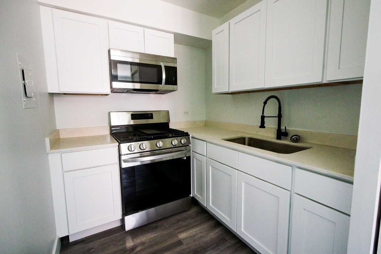 2001 W Summerdale Ave #201 - Photo 6 of 7