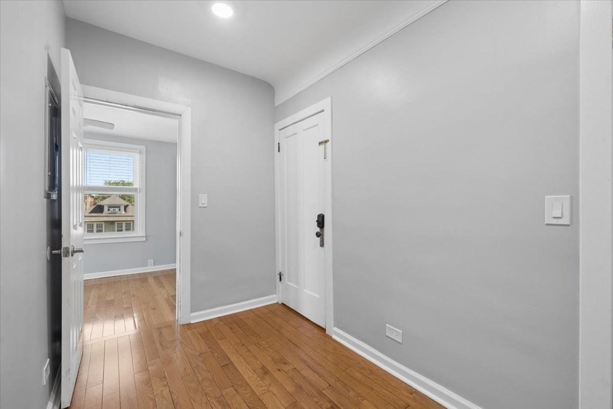 4928 W Eddy St #2 - Photo 3 of 20