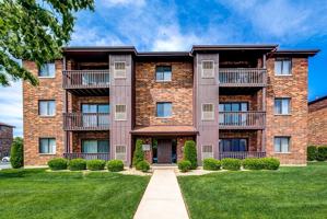featured image of 15706 Peggy Ln #3