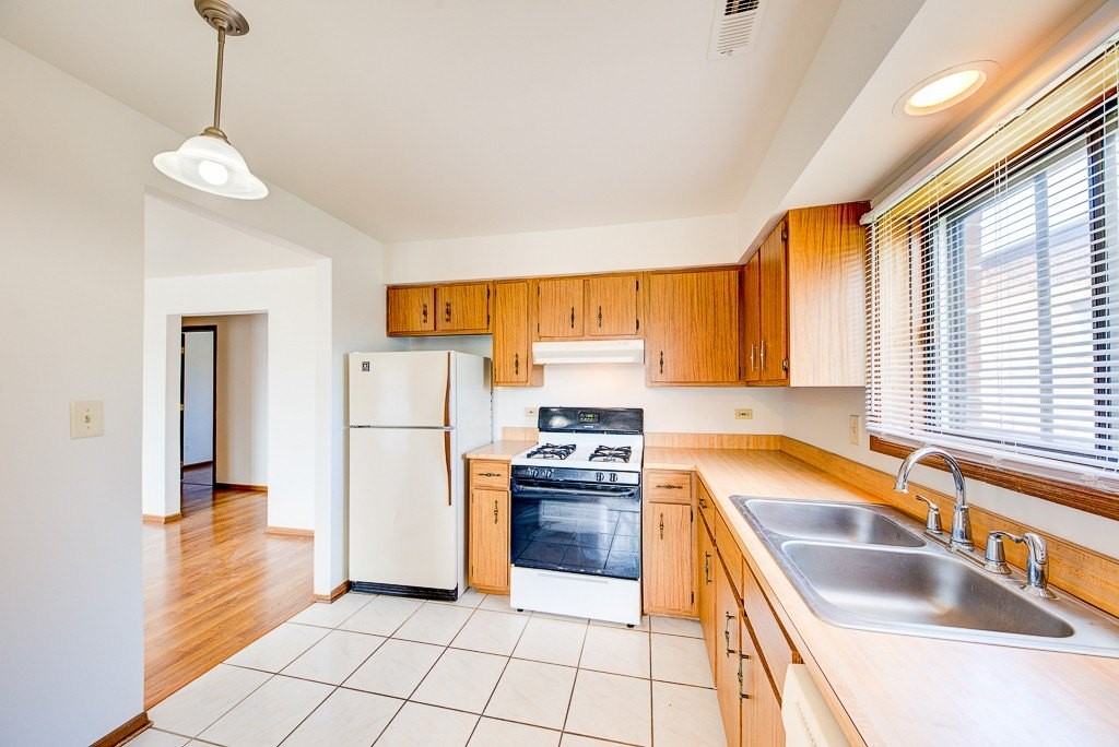 15706 Peggy Ln #3 - Photo 7 of 26