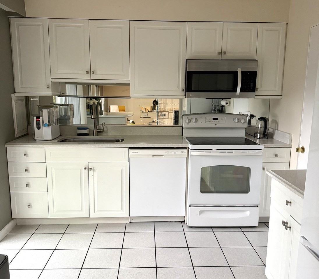 1531 Palmgren Dr - Photo 3 of 23
