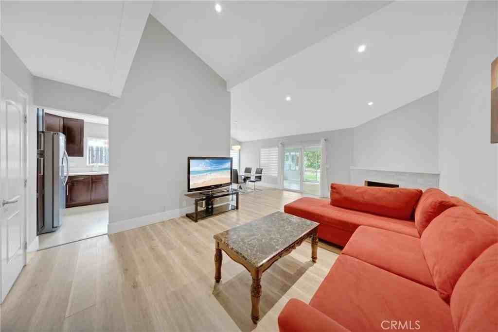 15937 La Ronda Cir - Photo 3 of 39
