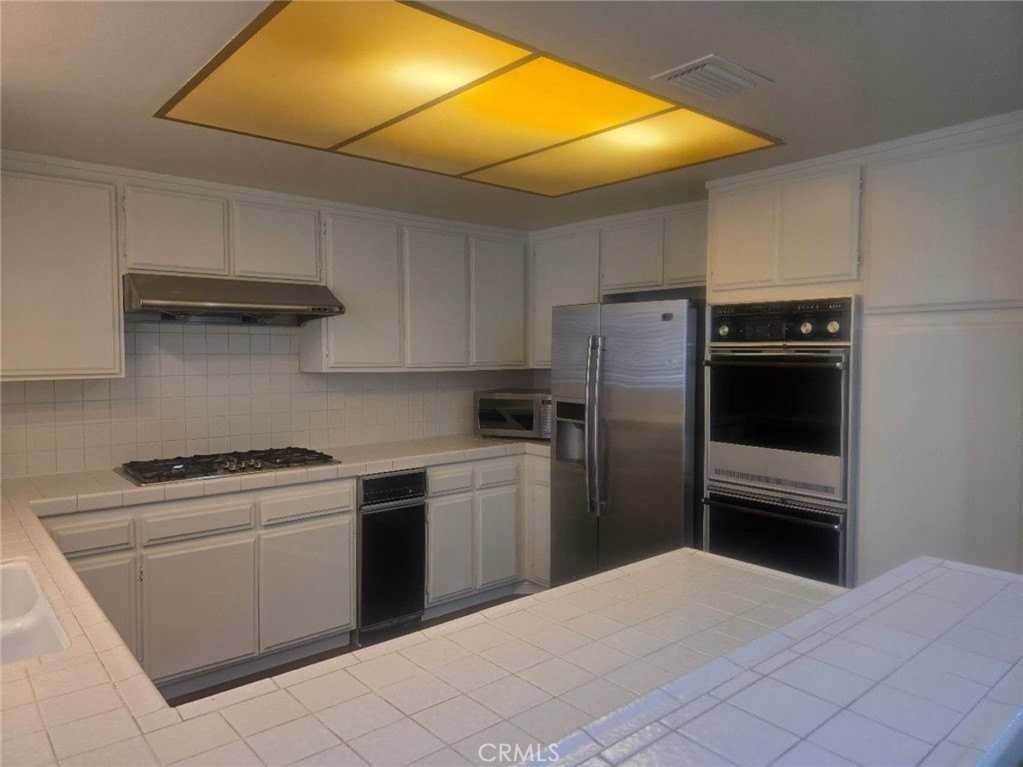 825 S Golden West Ave #8 - Photo 4 of 18