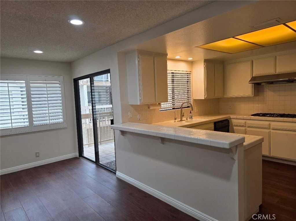 825 S Golden West Ave #8 - Photo 7 of 18
