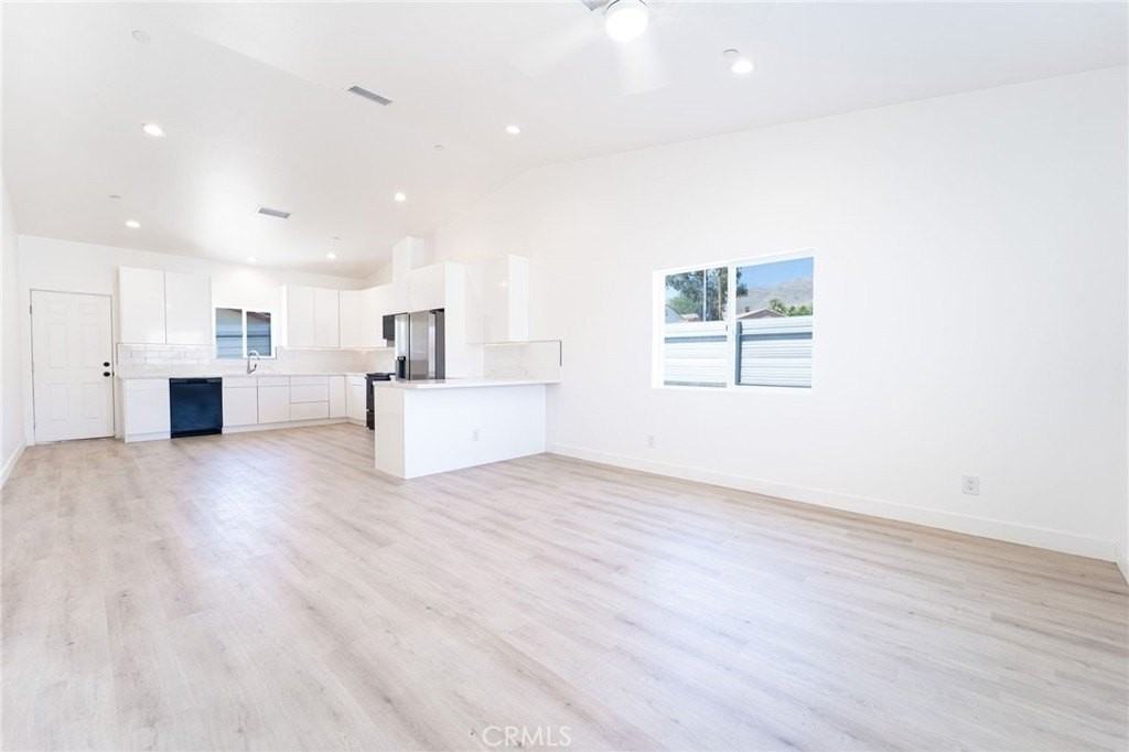 9473 Palm Dr - Photo 3 of 17