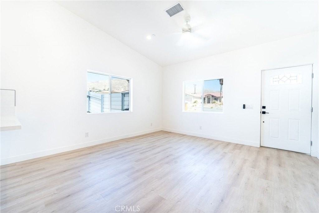 9473 Palm Dr - Photo 4 of 17